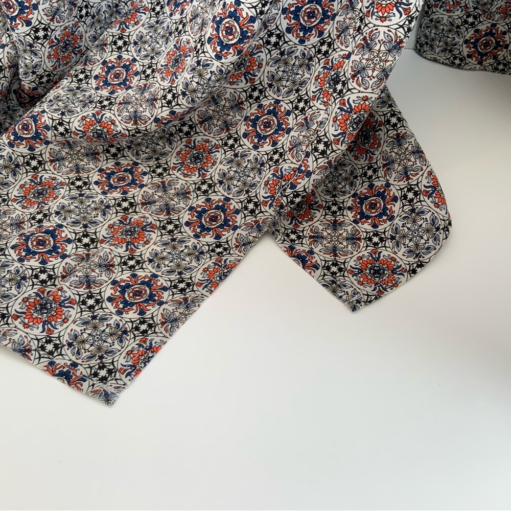 Joie Women's V-neck 100% silk long sleeve‎ button up blouse. Size small - Picture 5 of 9